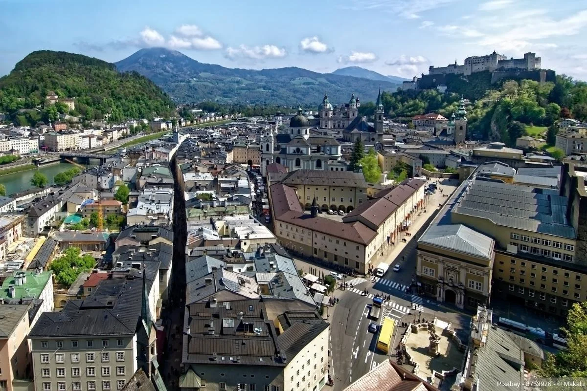 Luftaufnahme von Salzburg in Österreich - In diesem Beitrag erfahren Sie wissenswerte Infos über die begehrtesten Wohngegenden in Österreich & Schweiz.